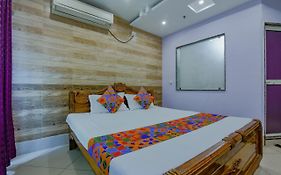 Fabhotel New Central